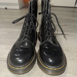 Dr. Martens 