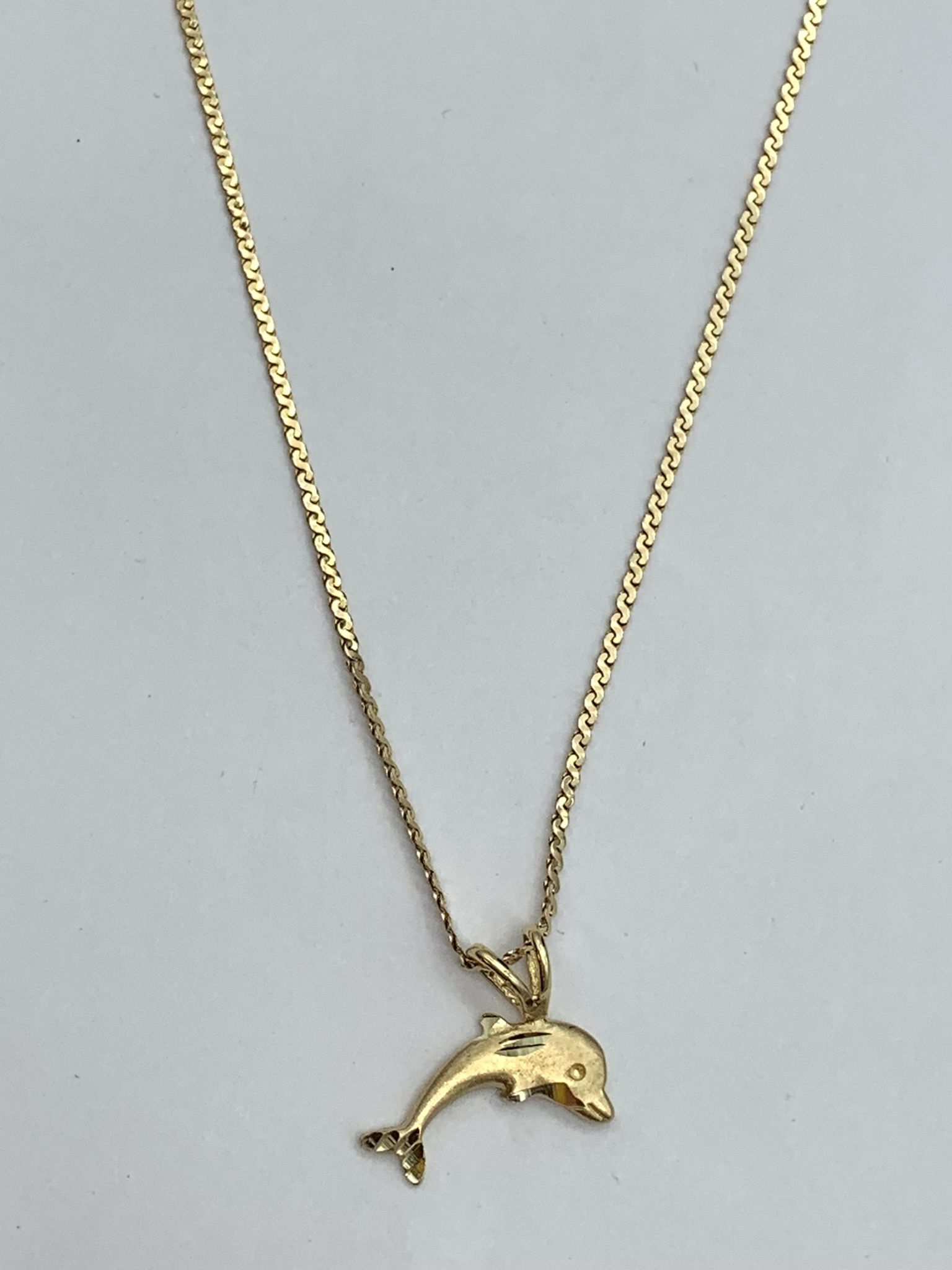 20" gold chain with dolphin #30156