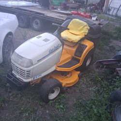 Cub CADET  RIDING LAWNMOWER