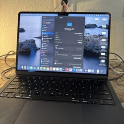 MacBook M2 