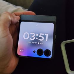 The Motorola Razr 2024 