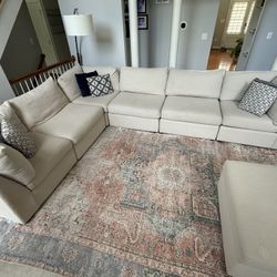 Bassett Beckham Sectional Set With Two Ottomans