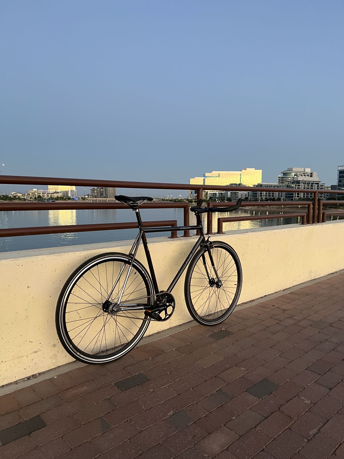 Kilo TT Pro 55cm Bike – Lightweight Fixed/Single-Speed, 700c, 28mm Tires ($950 Value)