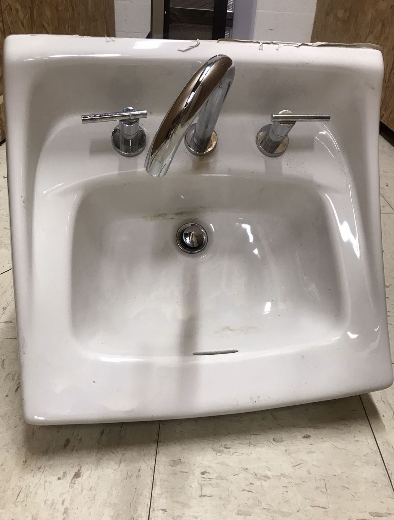 TOTO Sink with faucet