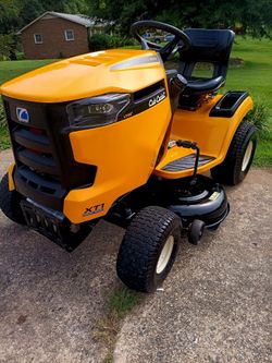 Cub Cadet XT1 Riding mower only 135 hours
