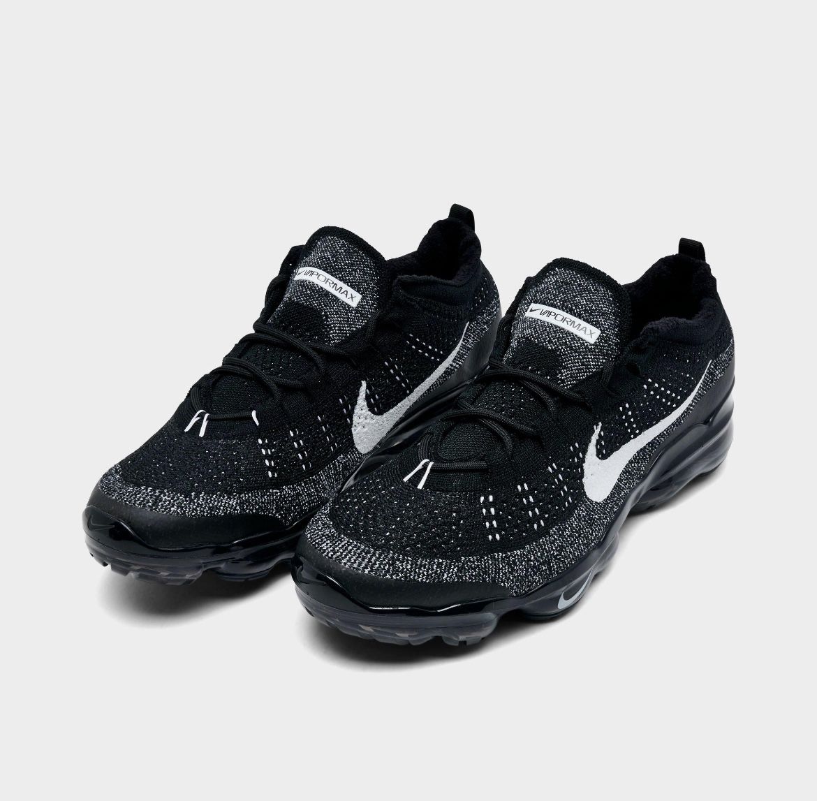 NIKE•SNEAKERS