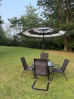 OUTDOOR PATIO FURNITURE GLASS/METAL TABLE L 40" X W 33" X HT 28"