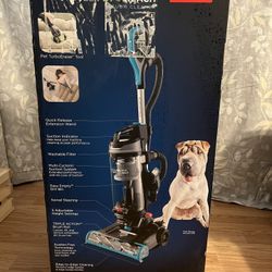 BRAND NEW BISSELL UPRIGHT VACUUM. CLEANVIEW SWIVEL PET. ATTACHMENTS INCLUDED.  3 YEAR MAIL IN WARRANTY.   WAS $225. + TAX.  NOW $130 🔥🔥🔥