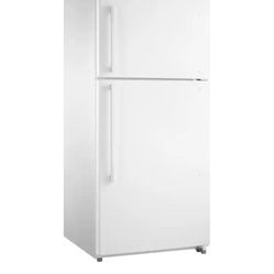 Insignia Refrigerator. 18 cu. ft. Three Years Old