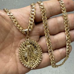 14k Premium, Gold Plated Virgin Mary Pendant And Necklace Best Quality.‼️