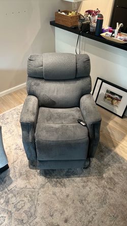 Power lift recliner