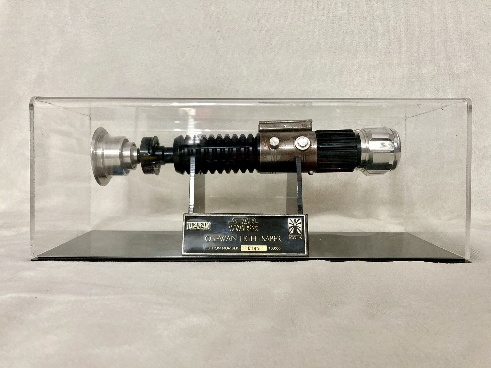 Star Wars Icons Obi-Wan Lightsaber Edition 0145/10,000 for
