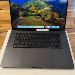 MacBook Pro M3 Pro 16" M3 Pro