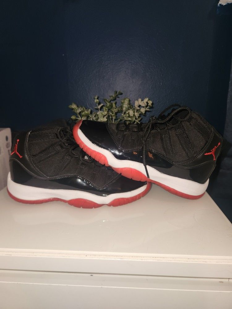 Jordan 11 Retro
Playoffs Bred Sz 5