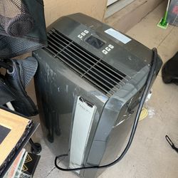 DeLonghi 12,500 BTU portable AC