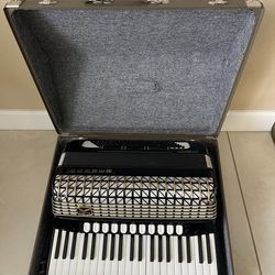 HOHNER ACCORDION