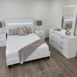 Bedroom Set With Mattress//  Juego De Cuarto Con Colchon 