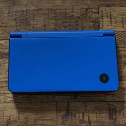 Nintendo Dsi XL - Blue Mint Condition