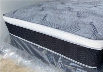 Queen Euro Bamboo Pillow Top!!