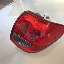 2008-2017 TOYOTA SEQUIOA RIGHT TAIL LIGHT