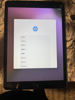 Apple IPad with case and keyboard