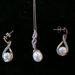 Pearl And Diamond Set