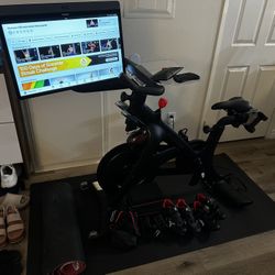 Peloton Bike+ plus (latest gen/touch screen 7/8 working)