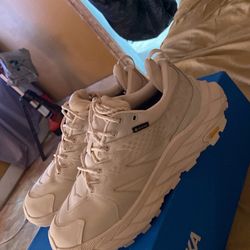 Hoka  Woman’s Size 9.5