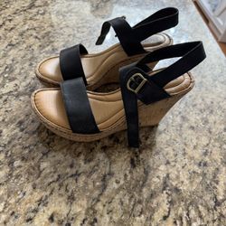 Born Black And Tan Wedge Sandals Size 7