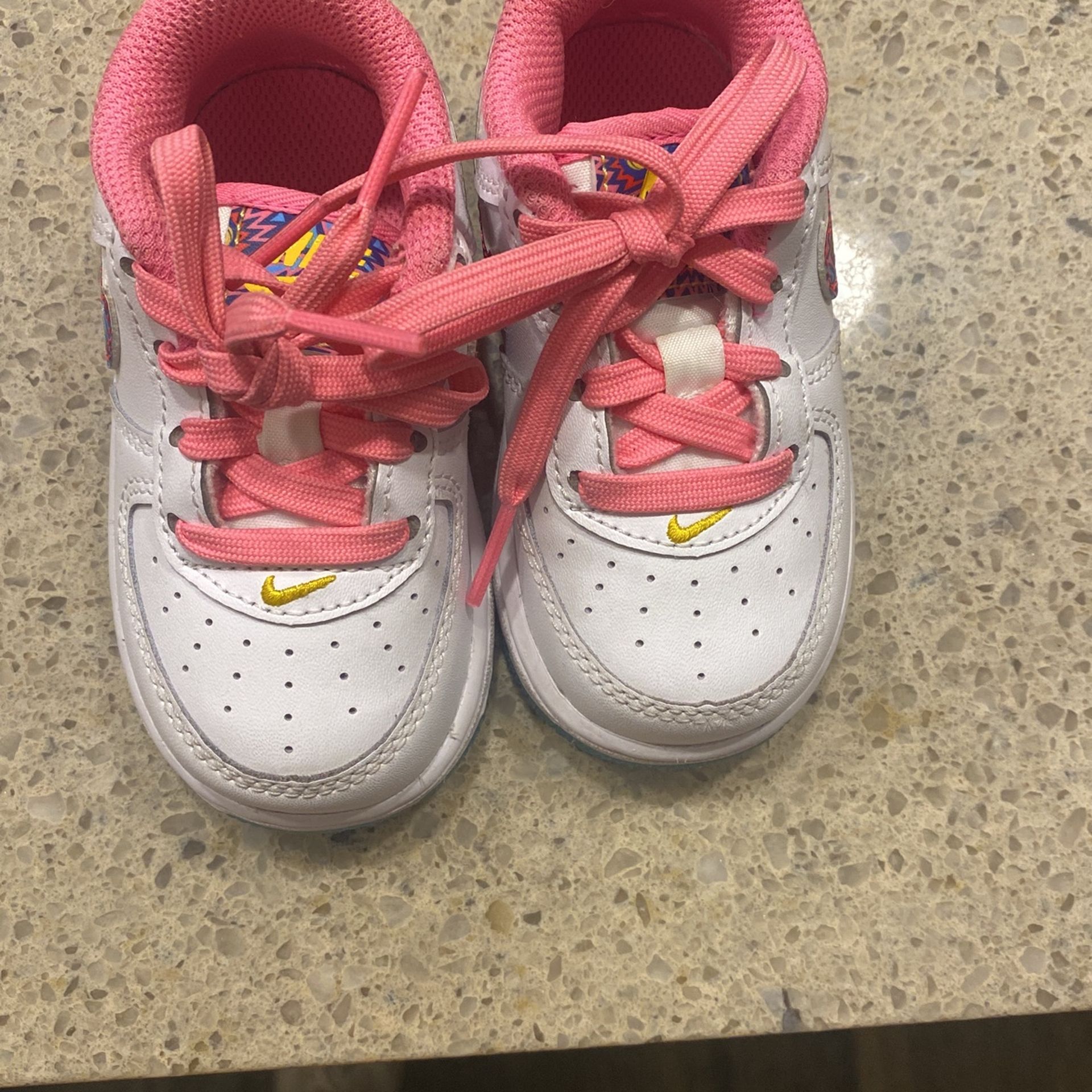 Toddler Nike 5c $30 OBO 