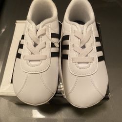 NIB Adidas infant crib shoe size 4
