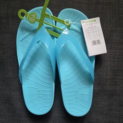 Crocs Womens 8 Blue Flip Flops Summer Slideon Sandals 