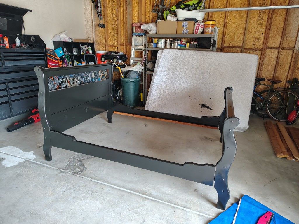 Queen Size Bed Frame (Solid Wood)