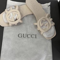 Women White Gucci Sandals Size 37 