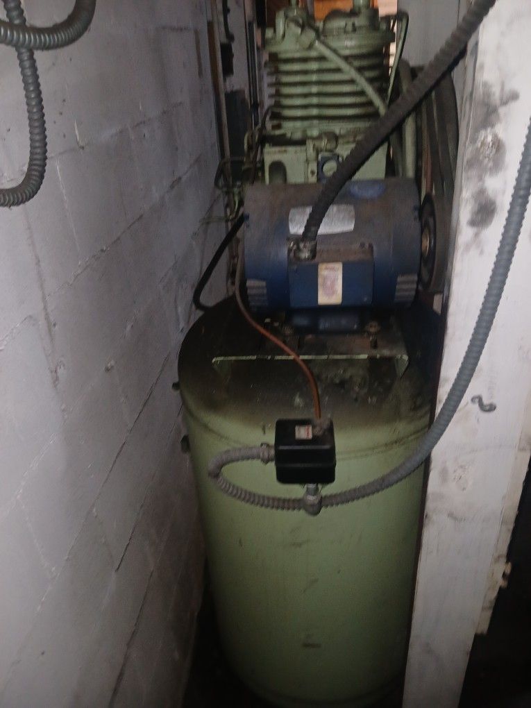 Wayne Industrial Air Compressor