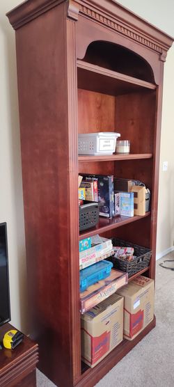Set of two bookshelves