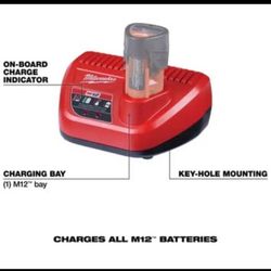 Cargador Milwaukee M12