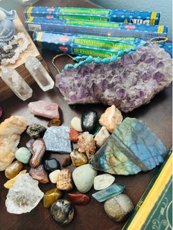 Crystal Collection Bundle - Labradorite, Amethyst, Quartz, Incense Set & Spiritual Decor