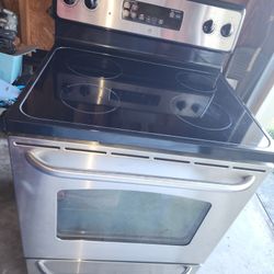Matching Oven And Microwave With Flattop 