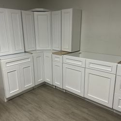 14 White Kitchen Cabinets 