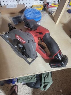 Milwaukee M12 5.5 Saw 