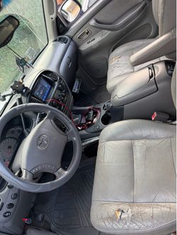 2004 Toyota Sequoia