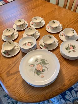 Universal Potteries Moss Rose Dinnerware