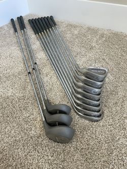 Women’s Dunlop Tour Tech Right Handled Gold  Clubs