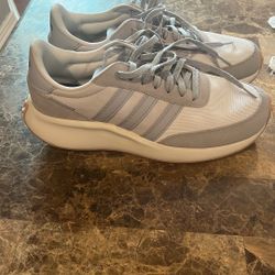 Adidas Men Shoes 40 Bucks Or Best Offer 