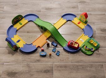 Peppa Pig Train Track Playset with Figures