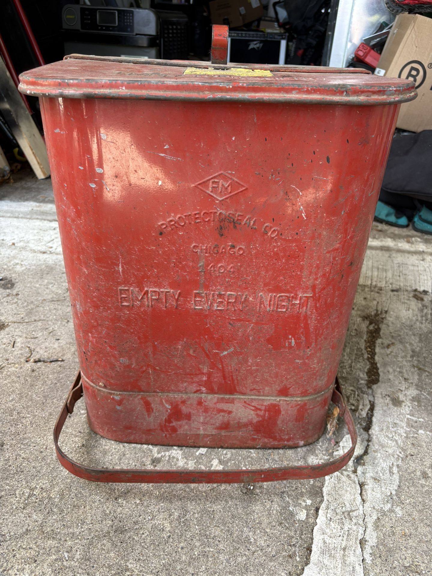 Garage Rag Bin