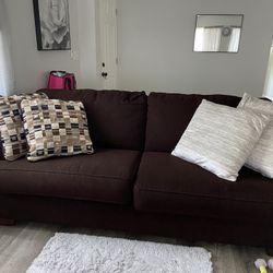 Single Sofa / Couch 