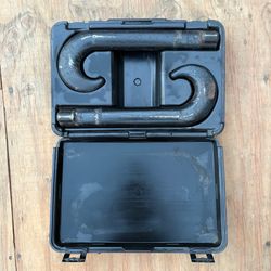 International tow hook set