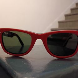 Ray Ban Wayfarer Sunglasses (Red)!